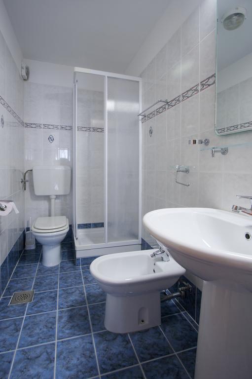 Apartments Ava โปเรช ภายนอก รูปภาพ